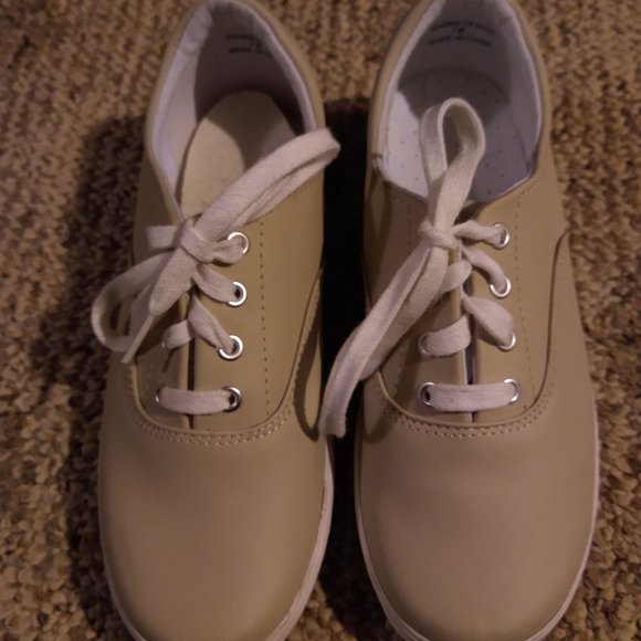 EXCELLENT CONDITION - BEIGE SNEAKERS - SIZE 7